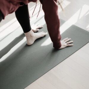 Flow & Let Go – Sanftes Vinyasa Yoga